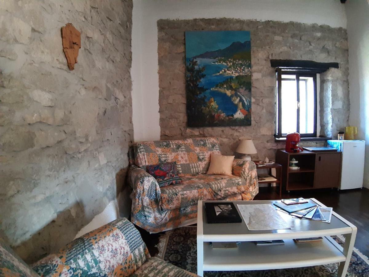 Casa Gaia Hotel Hum Kültér fotó